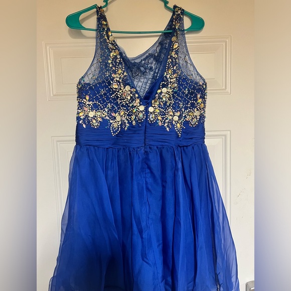 Homecoming dress - Picture 4 of 5